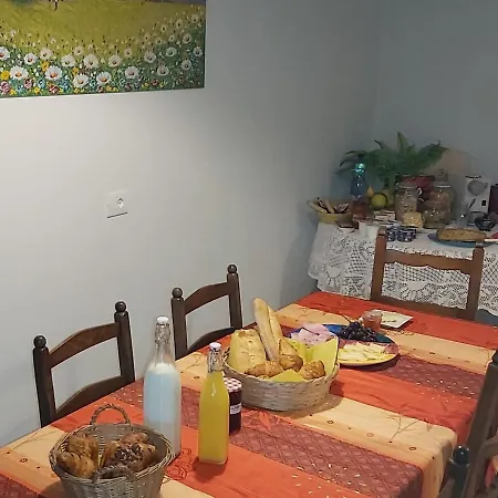 Lopiano Bed & Breakfast Roddino